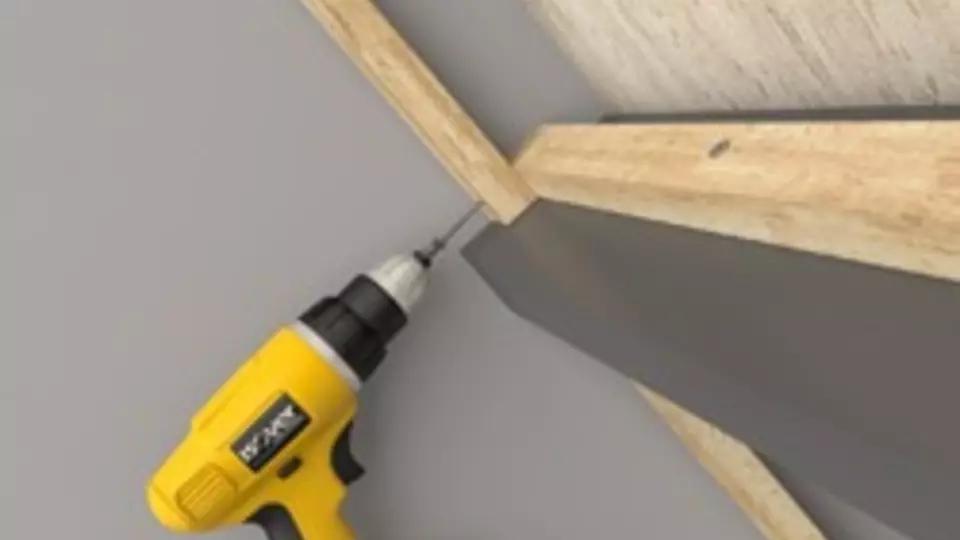 Houten latten aanbrengen voor een schuindak