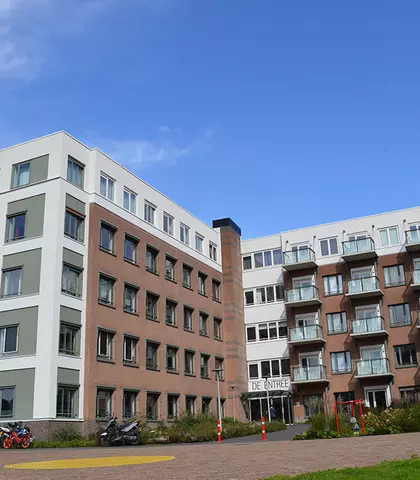 Woongebouw met gyproc en isover materialen