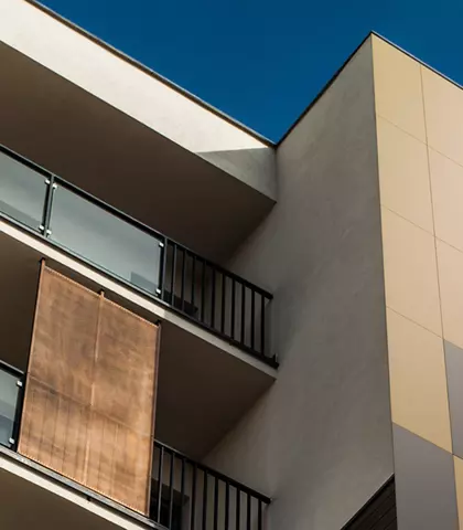 EnergyFacade van Saint-Gobain Solution het zonnepanelen systeem voor de gevel